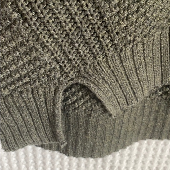 Universal Thread Sweater - Picture 5 of 6